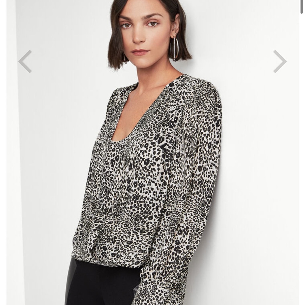 ⭐️2/$25⭐️Puff sleeve Leopard-like blouse High/Low medium - Picture 2 of 9